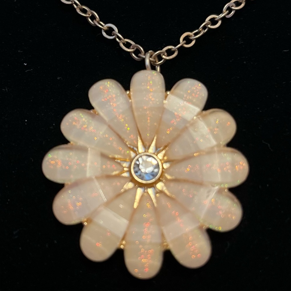 90’s-Y2K flower necklace 26 inches